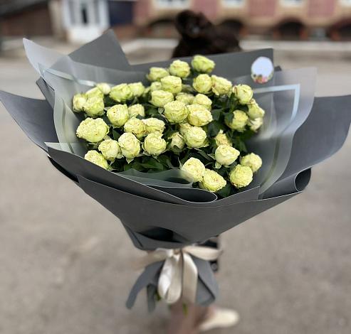 Букет Белые кустовые розы Солинеро в Григорово