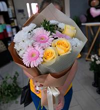 Букет цветов из:  Герберы, Розы и Хризантемы в Григорово